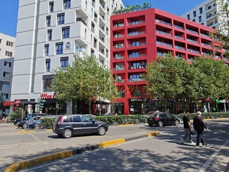 JEPET ME QIRA AMBJENT BIZNESI TEK FARMACIA 10