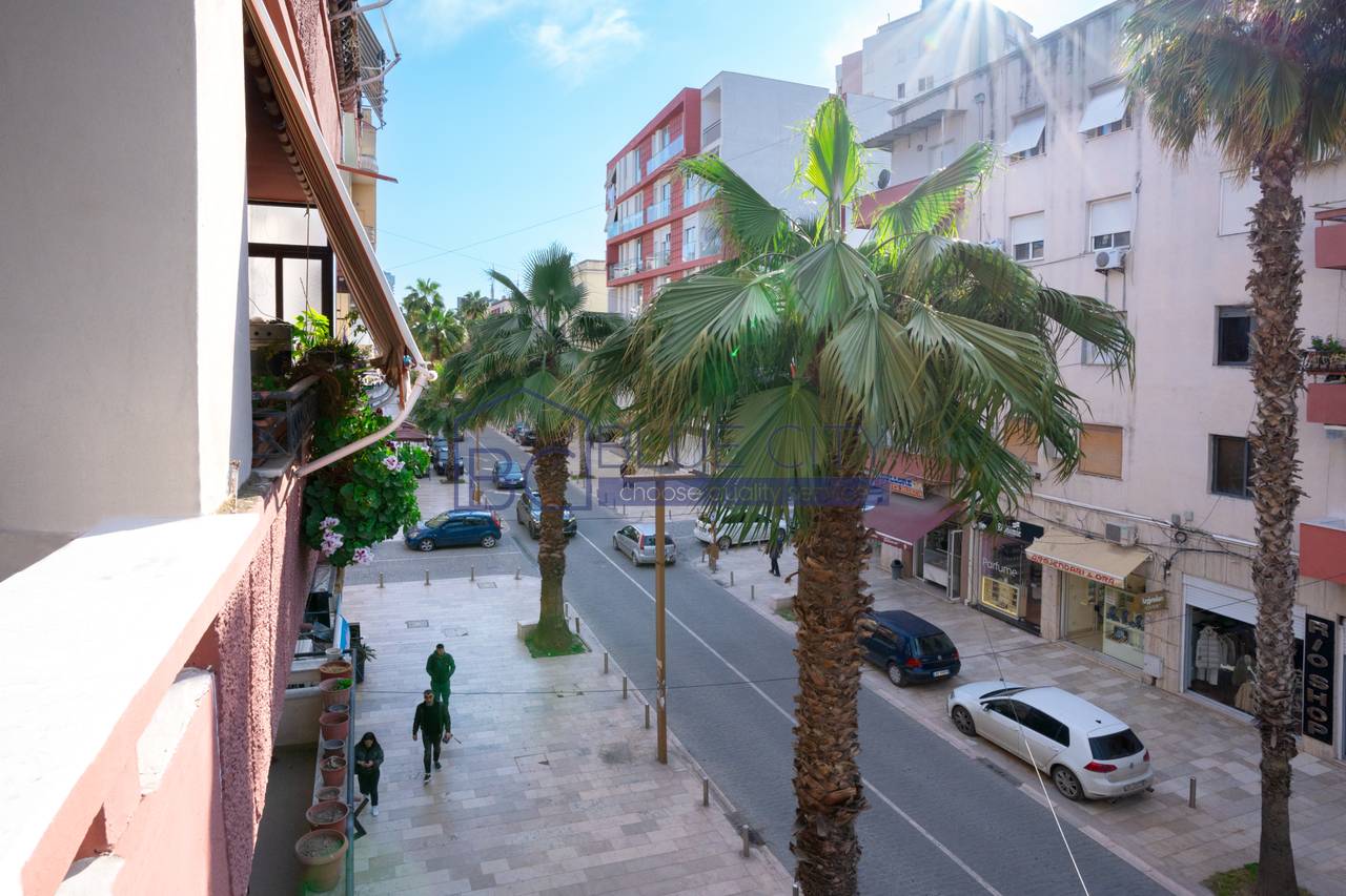 Jepet me qira apartament 2+1 tek Bulevardi Dyrrah!