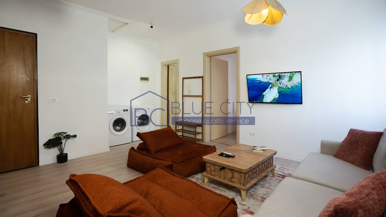 JEPET ME QIRA APARTAMENT 1+1 TEK HOTEL PALACE, PLAZH