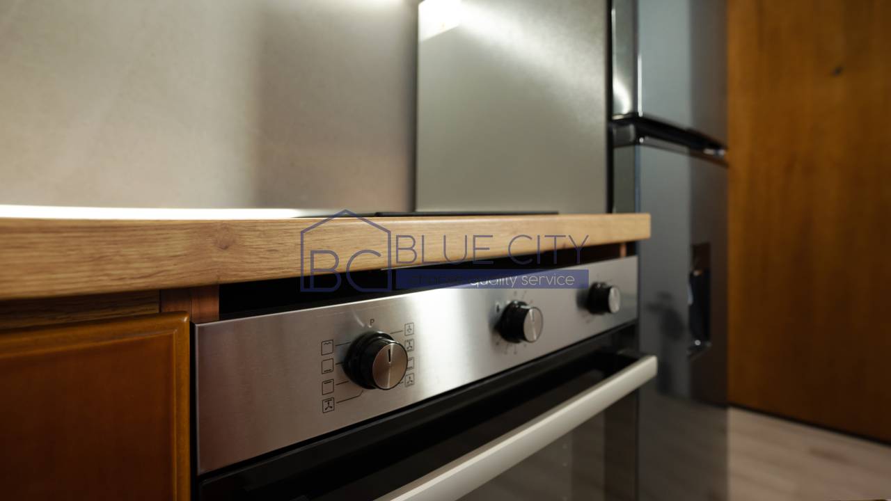 JEPET ME QIRA APARTAMENT 1+1 TEK HOTEL PALACE, PLAZH