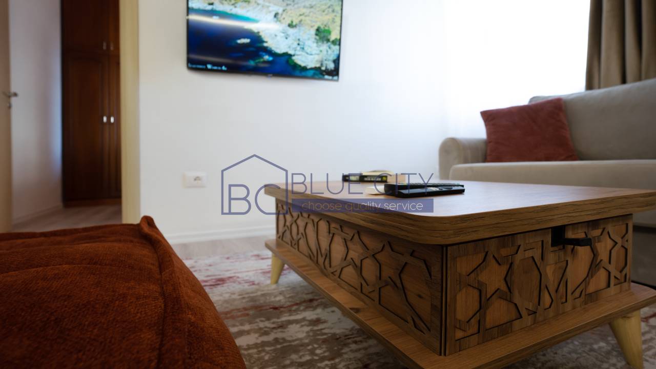 JEPET ME QIRA APARTAMENT 1+1 TEK HOTEL PALACE, PLAZH