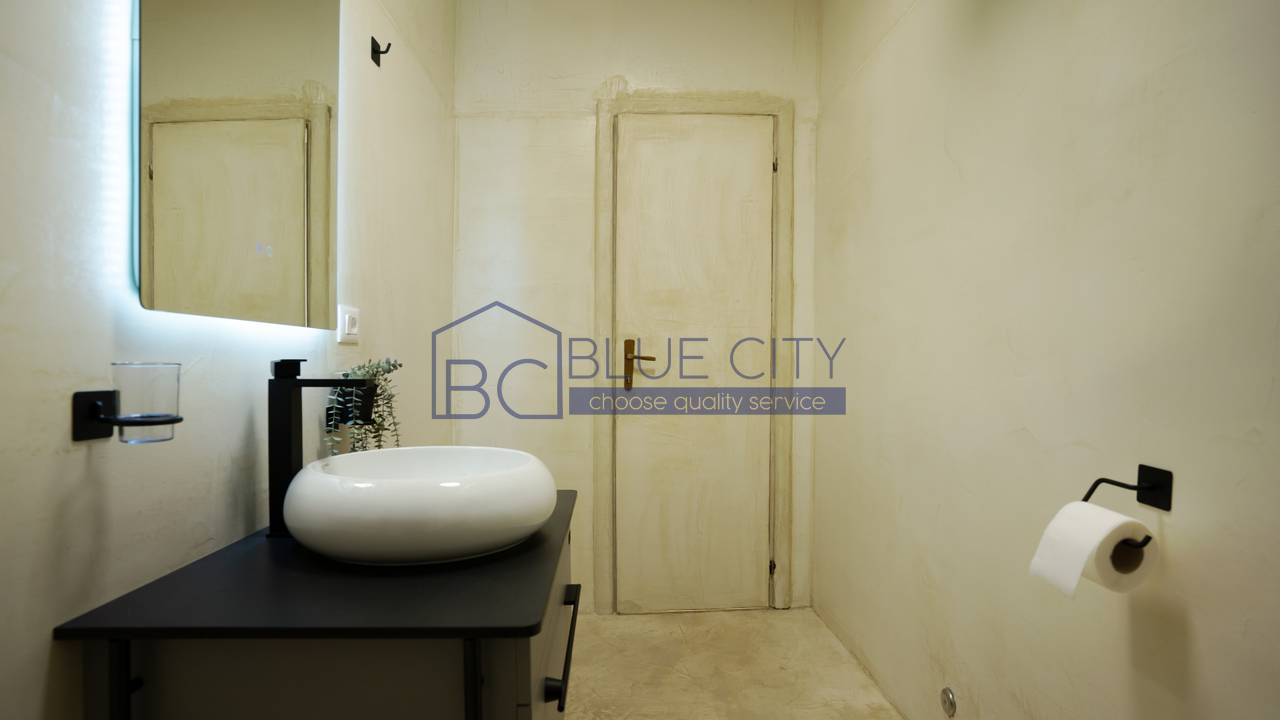 JEPET ME QIRA APARTAMENT 1+1 TEK HOTEL PALACE, PLAZH