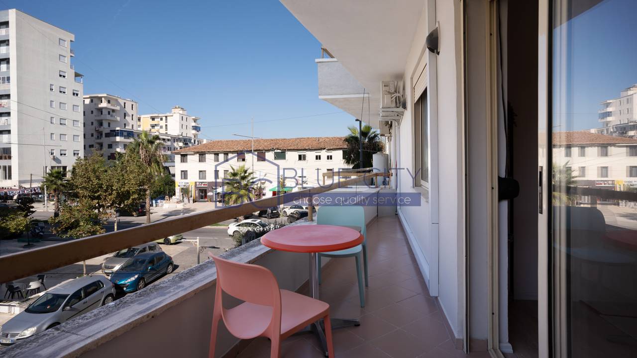 JEPET ME QIRA APARTAMENT 1+1 TEK HOTEL PALACE, PLAZH