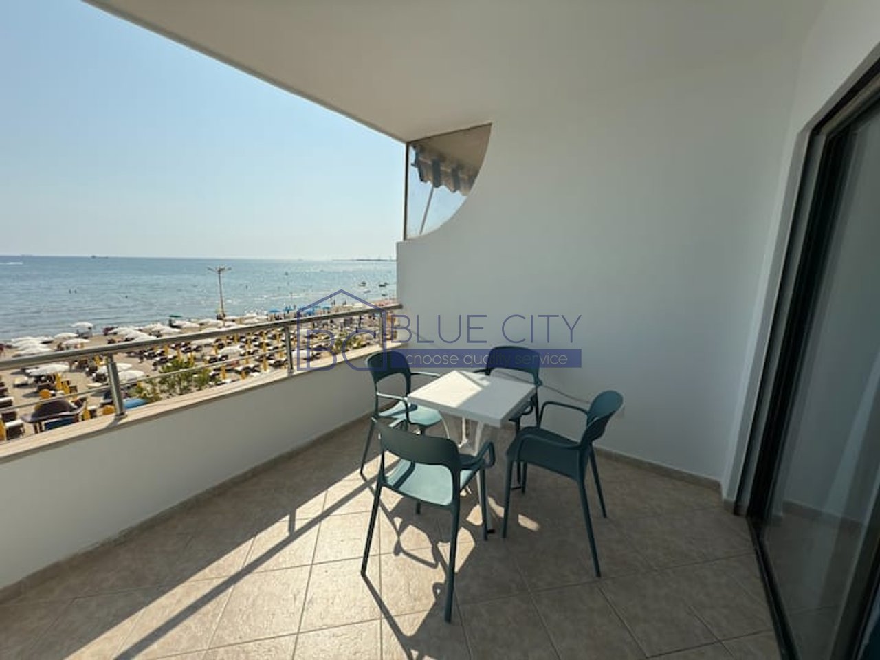 JEPET ME QIRA APARTAMENT ME PAMJE DETI,PLAZH,DURRES!