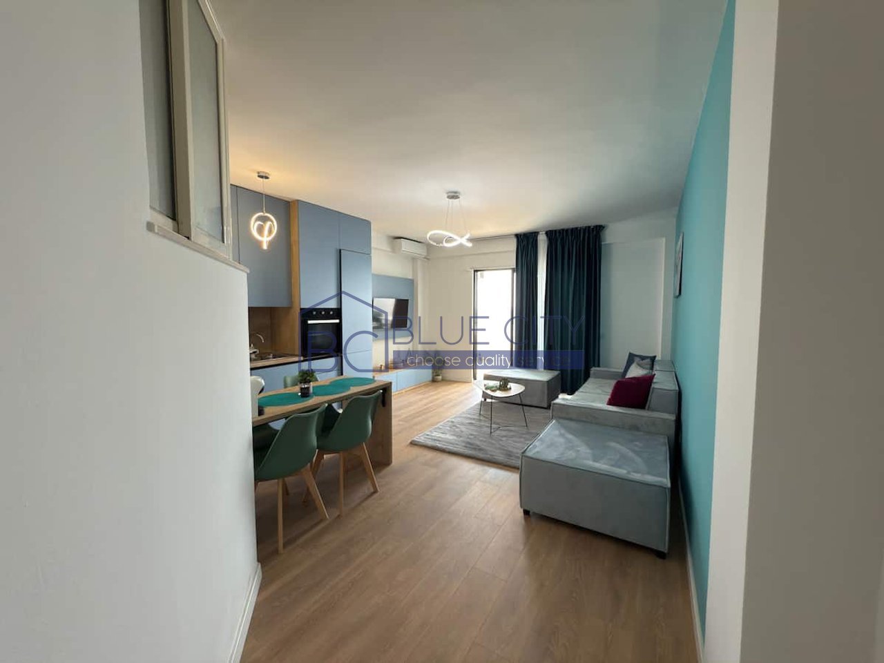 JEPET ME QIRA APARTAMENT ME PAMJE DETI,PLAZH,DURRES!