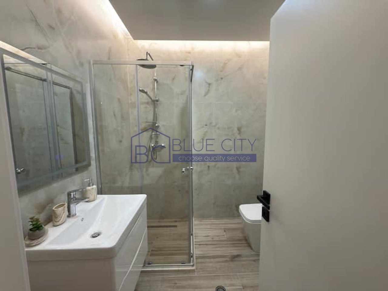 JEPET ME QIRA APARTAMENT ME PAMJE DETI,PLAZH,DURRES!