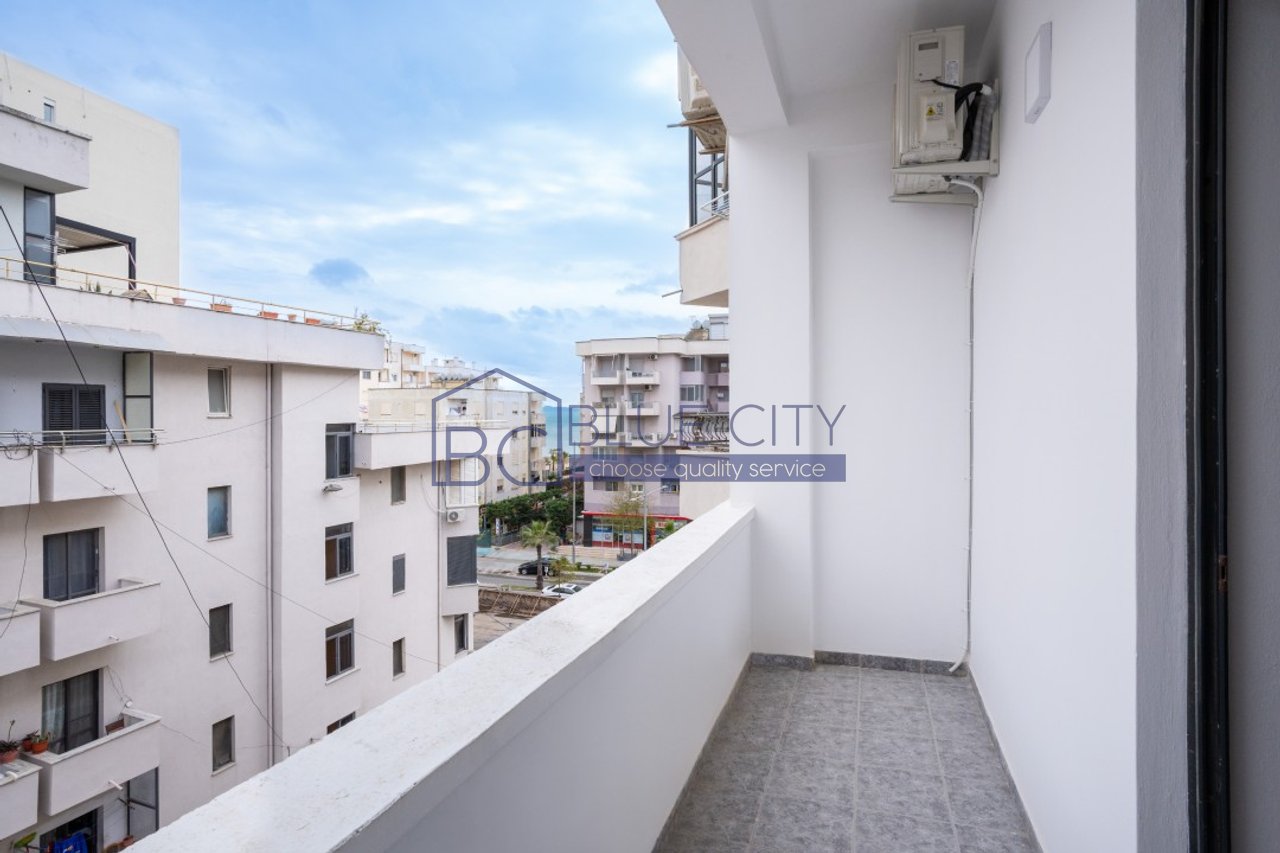 JEPET ME QIRA APARTAMENT 1+1 PRANE PALACE HOTEL NE PLAZH