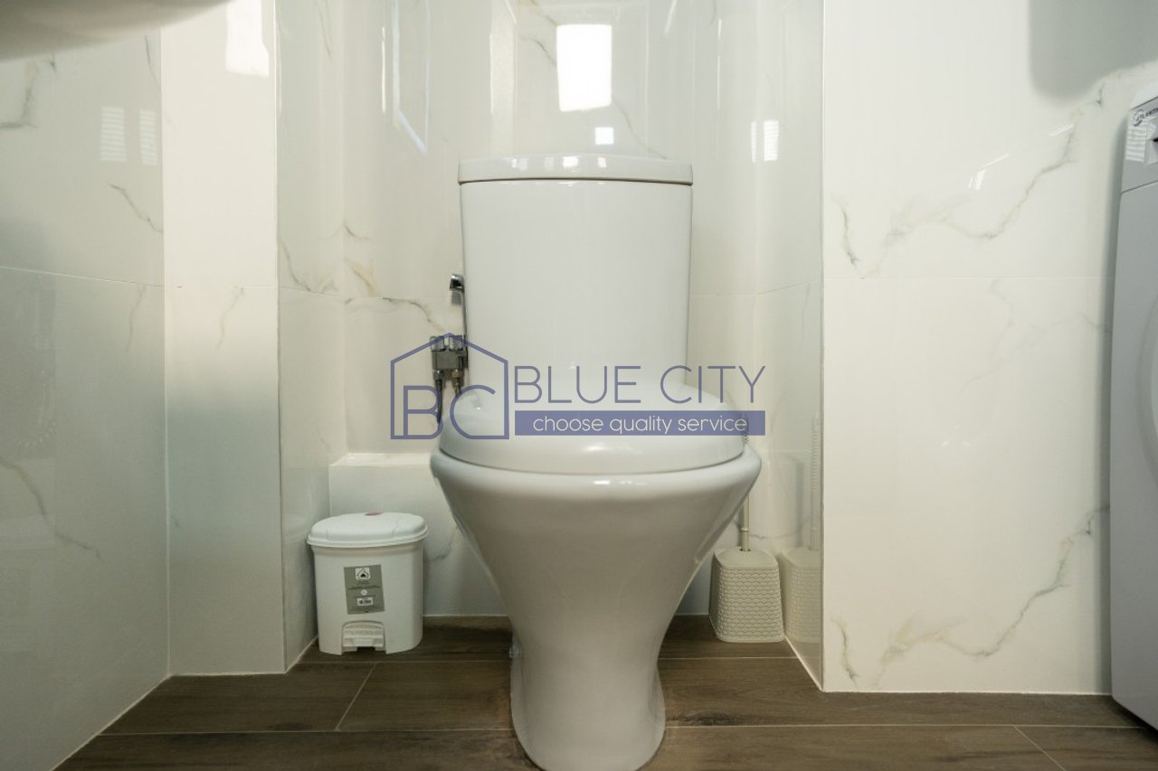 JEPET ME QIRA APARTAMENT 1+1 PRANE PALACE HOTEL NE PLAZH