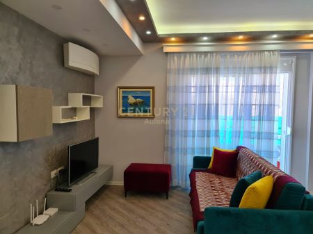 LUNGOMARE -- MODERN APARTMENT FOR RENT