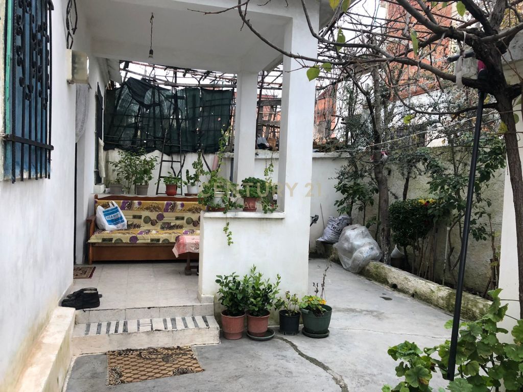 PRIVATE HOUSE FOR SALE IN DURRES, NEIGHBORHOOD 8! Century 21 Albania