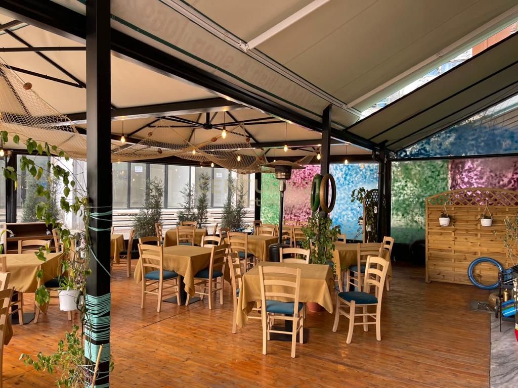 JEPET BAR RESTORANT ME QIRA NE ASTIR! Century 21 Albania