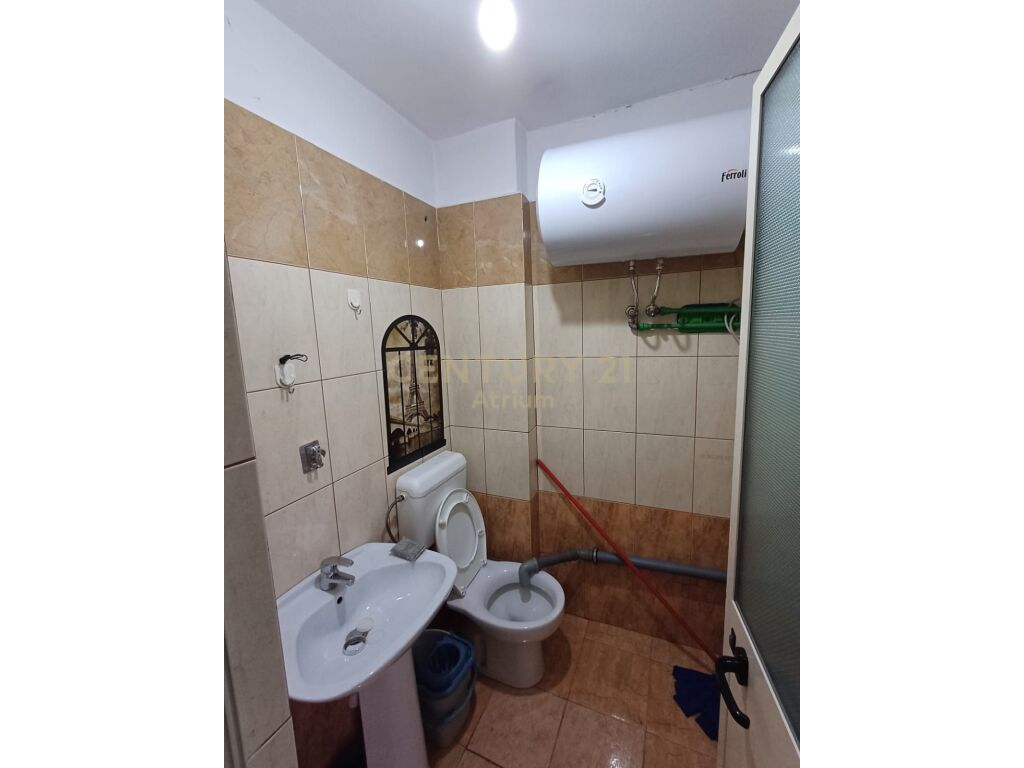 COMMERCIAL ENVIRONMENT FOR RENT NEAR BARDHYL STREET!