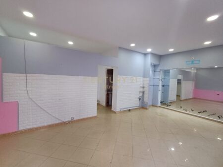 COMMERCIAL ENVIRONMENT FOR RENT NEAR BARDHYL STREET!