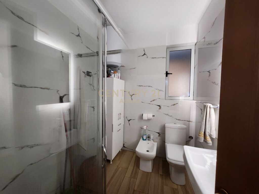 Apartament 2+1 për Shitje në Bulevardin Kryesor, Vlorë