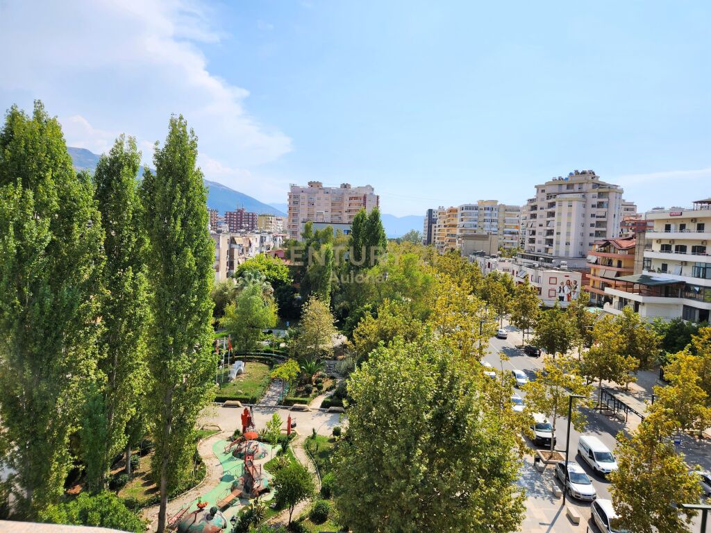 Apartament 2+1 për Shitje në Bulevardin Kryesor, Vlorë