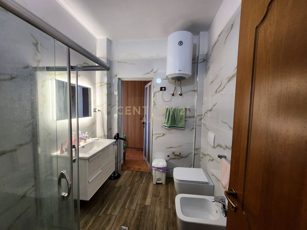 Apartament 2+1 për Shitje në Bulevardin Kryesor, Vlorë