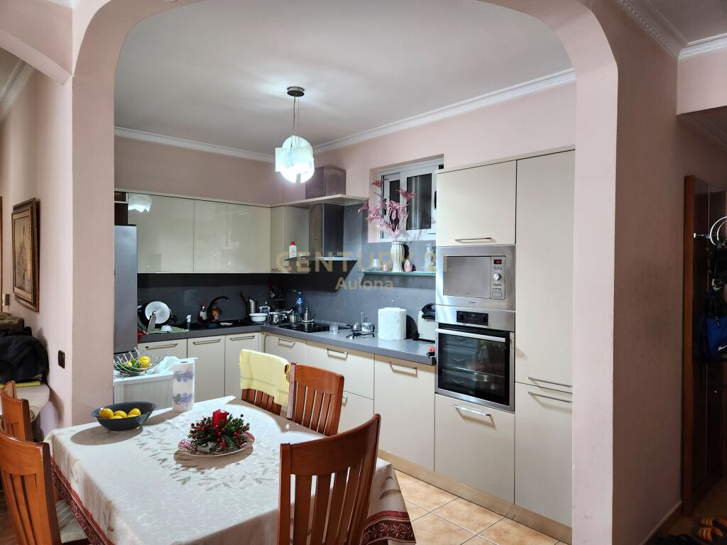 Apartament 2+1 për Shitje në Bulevardin Kryesor, Vlorë