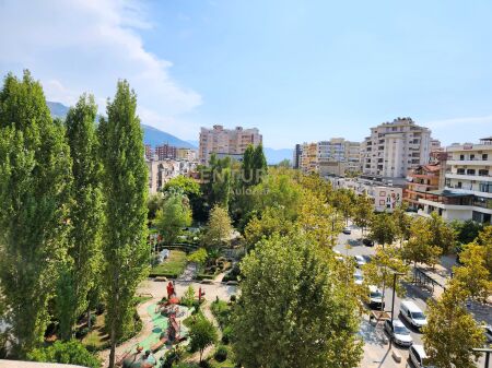 Apartament 2+1 për Shitje në Bulevardin Kryesor, Vlorë