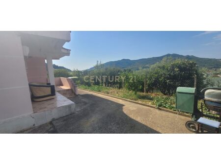 Private house for sale in Varosh near Villa Toskana!