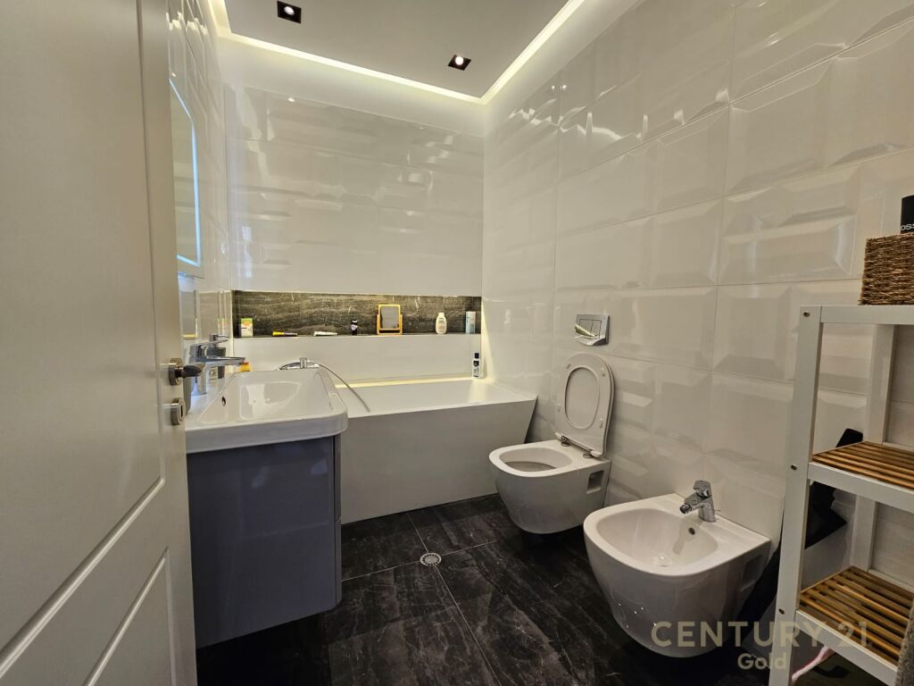 SHITET APARTAMENT 3+1+2 TEK FZ LIQENI I THATE!