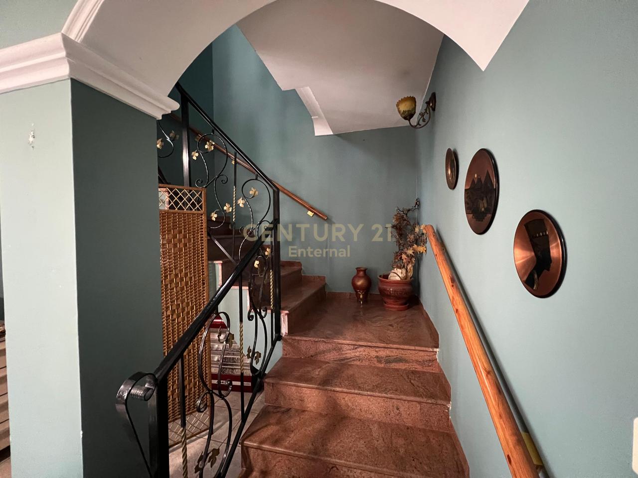 Duplex for Rent in the Center, Tirana