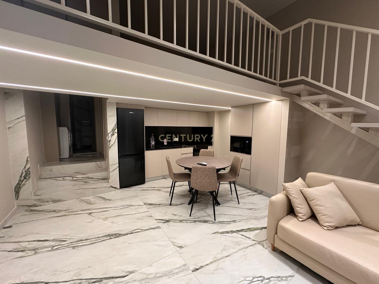 !!!APARTAMENT DUPLEX ME QERA NE VLORE, NE ISH KOMBINAT!!!