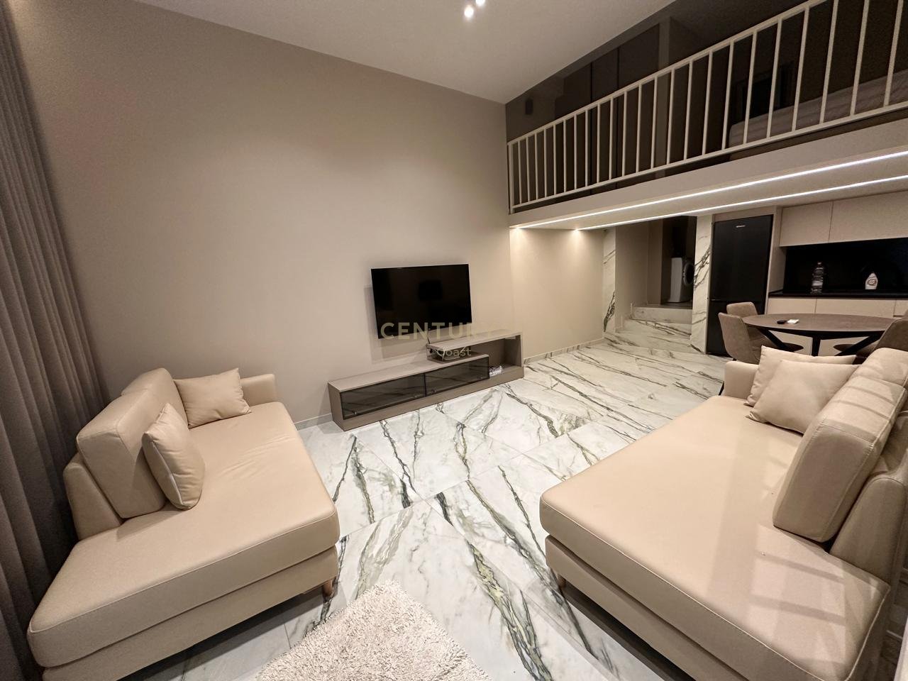 !!!APARTAMENT DUPLEX ME QERA NE VLORE, NE ISH KOMBINAT!!!