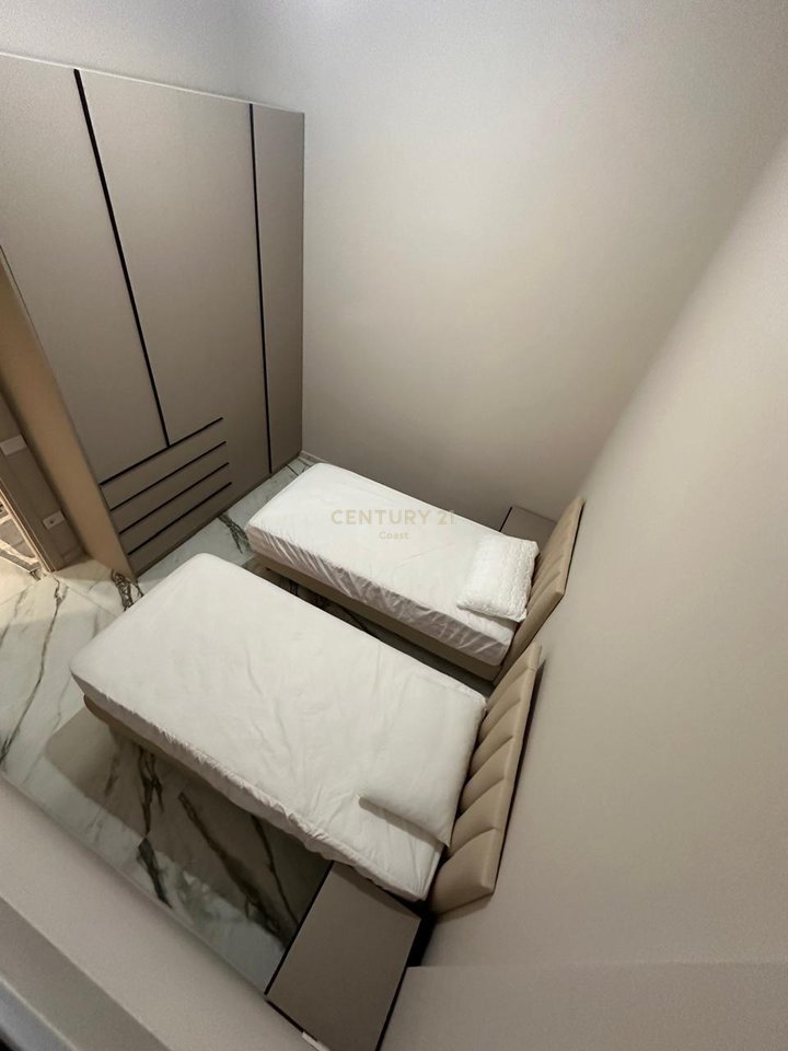 !!!APARTAMENT DUPLEX ME QERA NE VLORE, NE ISH KOMBINAT!!!