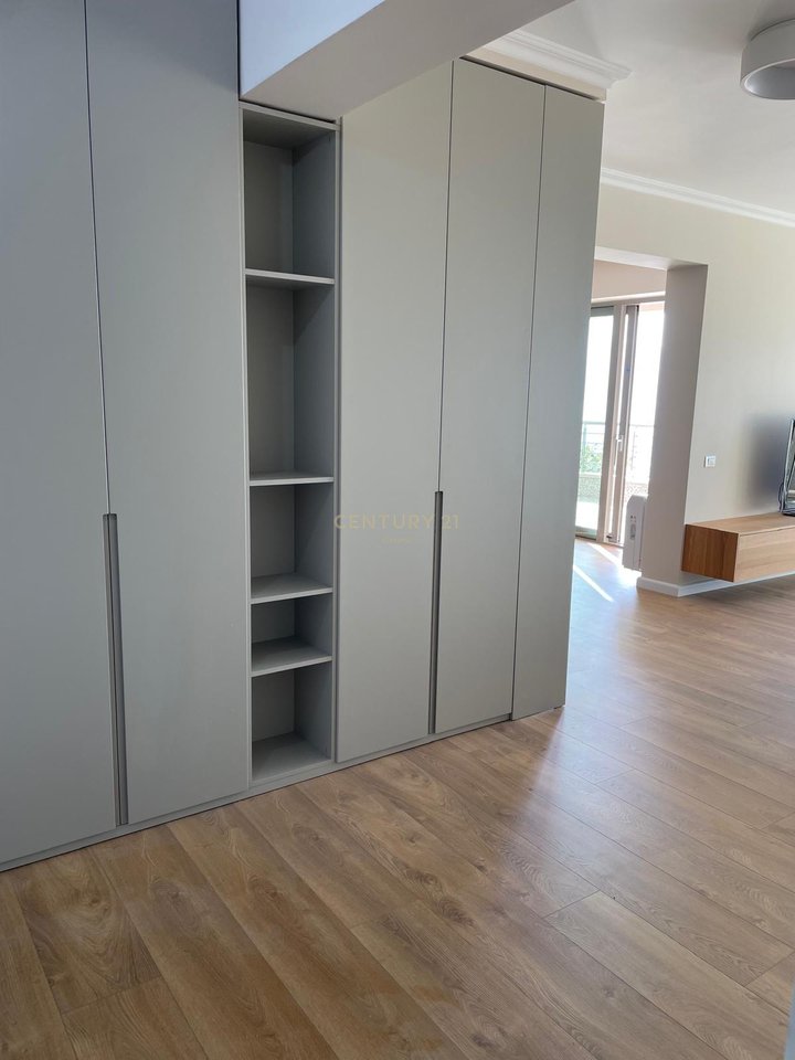 APARTAMENT LUKSOZ 2+1+2 PER QIRA, PAMJE TOTALE DETI NE UJE TE FTOHTE ,VLORE !
