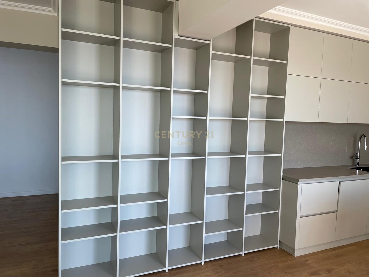 APARTAMENT LUKSOZ 2+1+2 PER QIRA, PAMJE TOTALE DETI NE UJE TE FTOHTE ,VLORE !