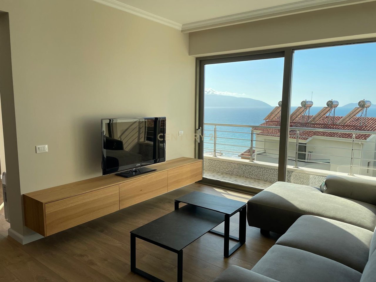 APARTAMENT LUKSOZ 2+1+2 PER QIRA, PAMJE TOTALE DETI NE UJE TE FTOHTE ,VLORE !