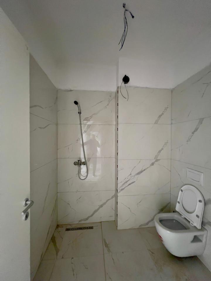 For sale 2+1+2 Apartment in the Center of Kamza, near the Municipality!!