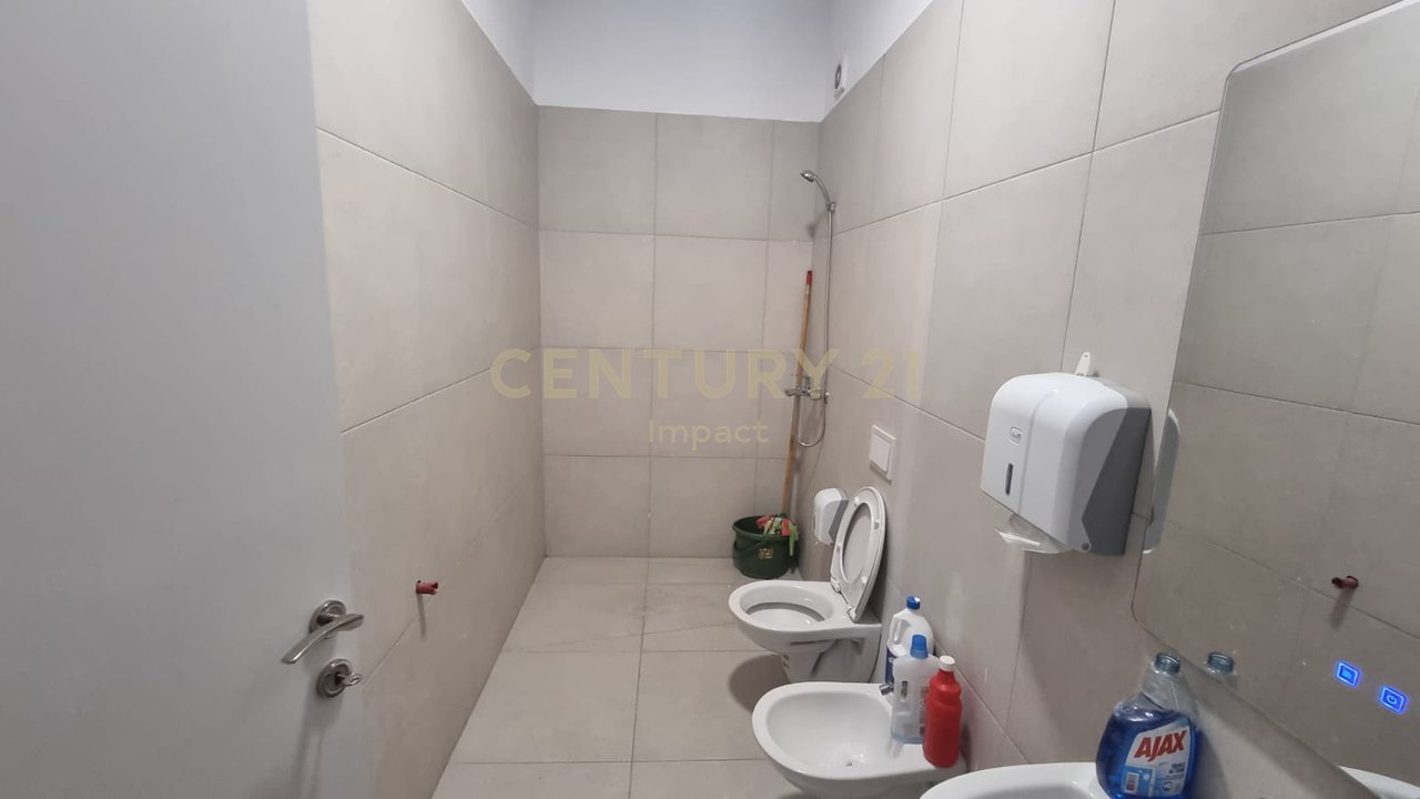 For rent 3+1+2 at Arlis, Farmacia 10!