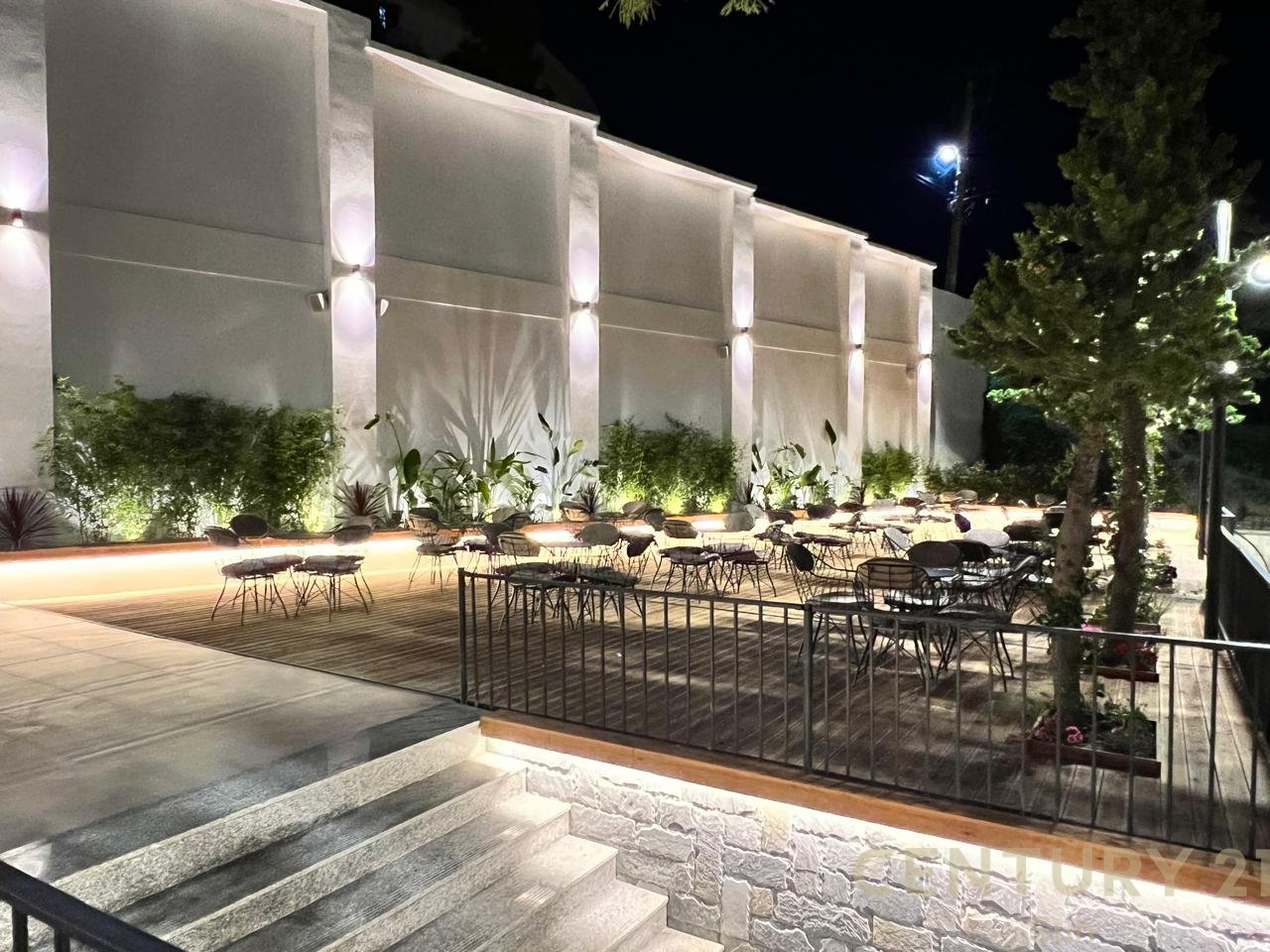 EXCLUSIVE DELUXE HOTEL FOR SALE!