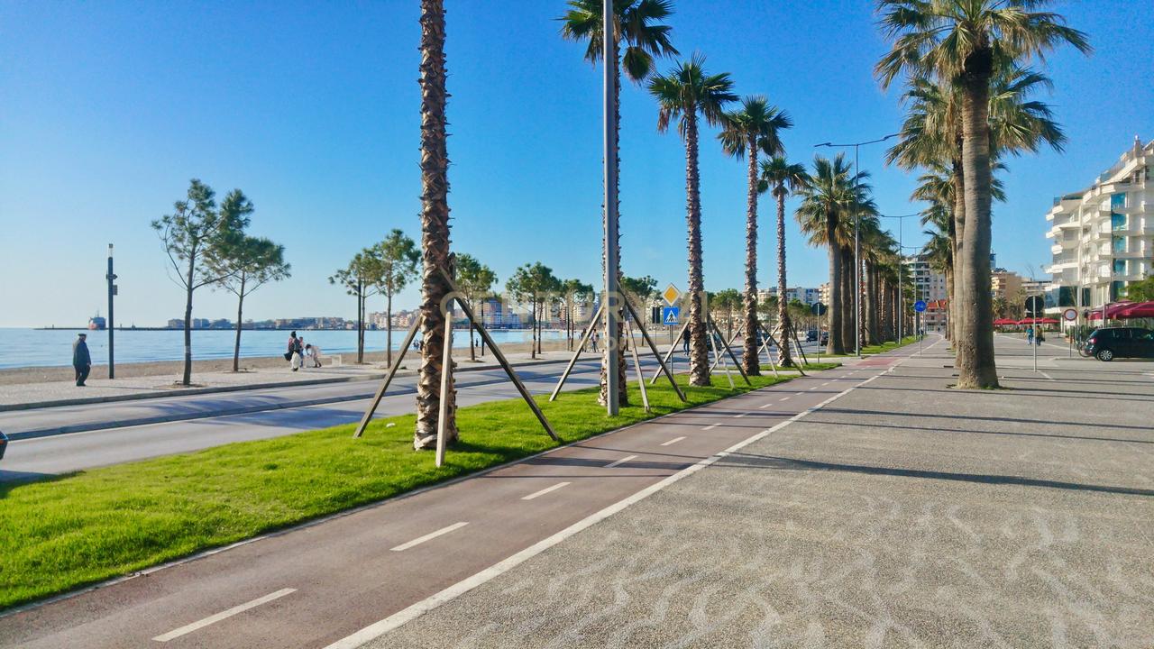 2+1 APARTMENT FOR SALE WITH SEA VIEW IN THE HEART OF THE LUNGOMARA!