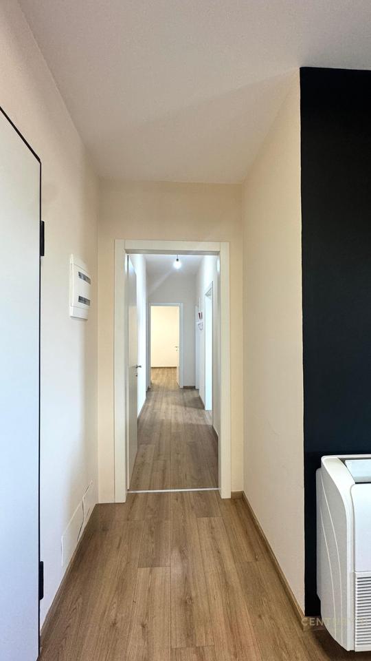 Office for rent on Kavaje Street!