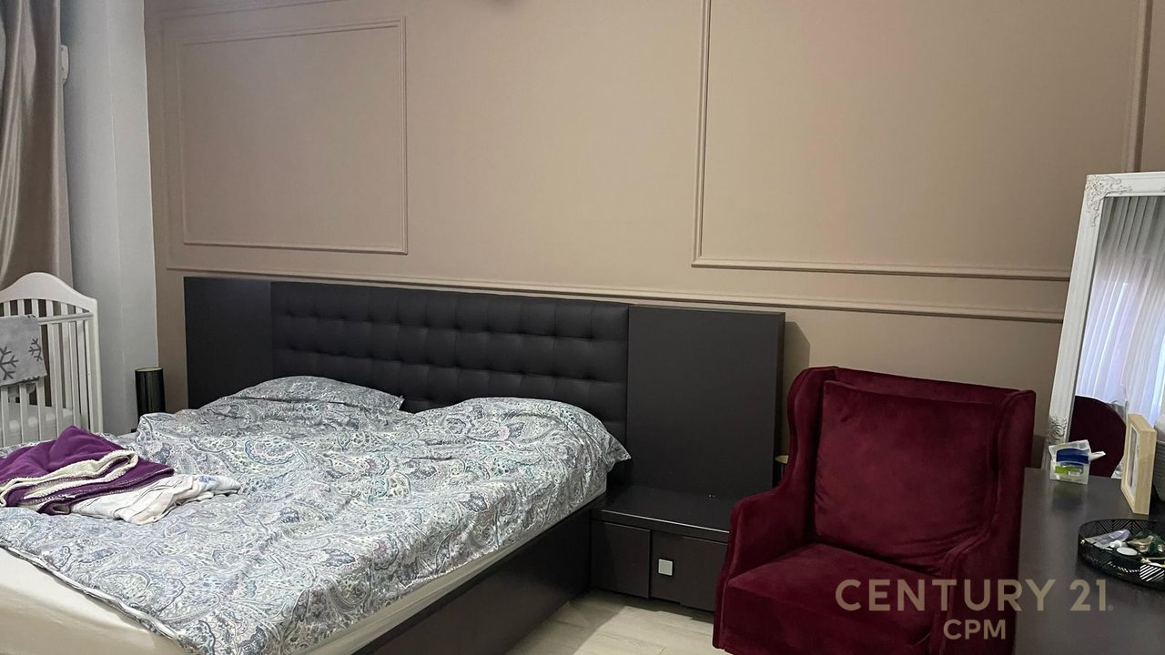 Japim me qira apartament 2+1+2 tek Komuna e Parisit!