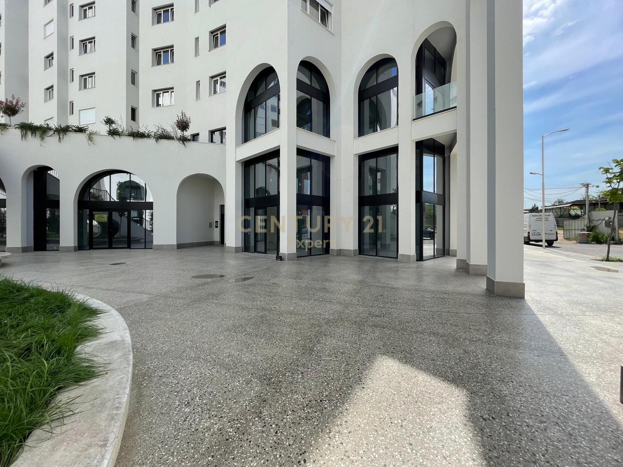 NJESI KOMERCIALE PER QIRA NE RIVER RESIDENCE !!