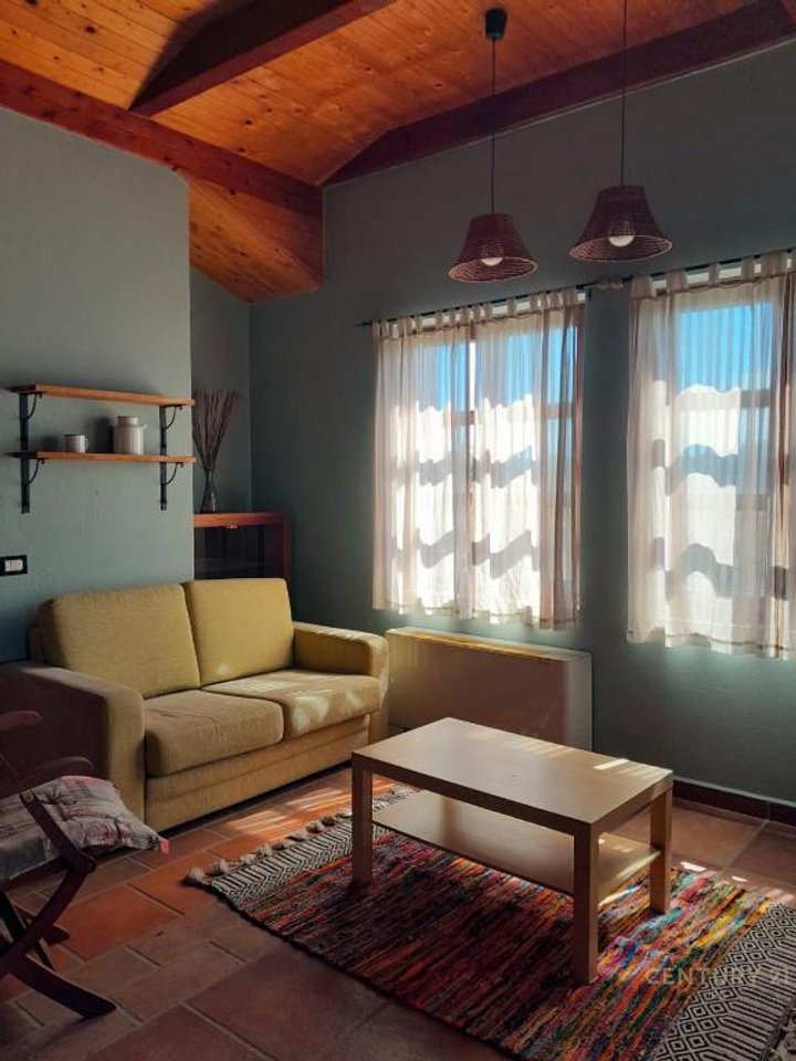 Villa with pool for rent in Peze!