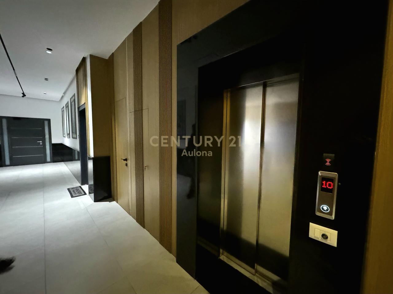Apartament Garsoniere për Shitje në Lungomare