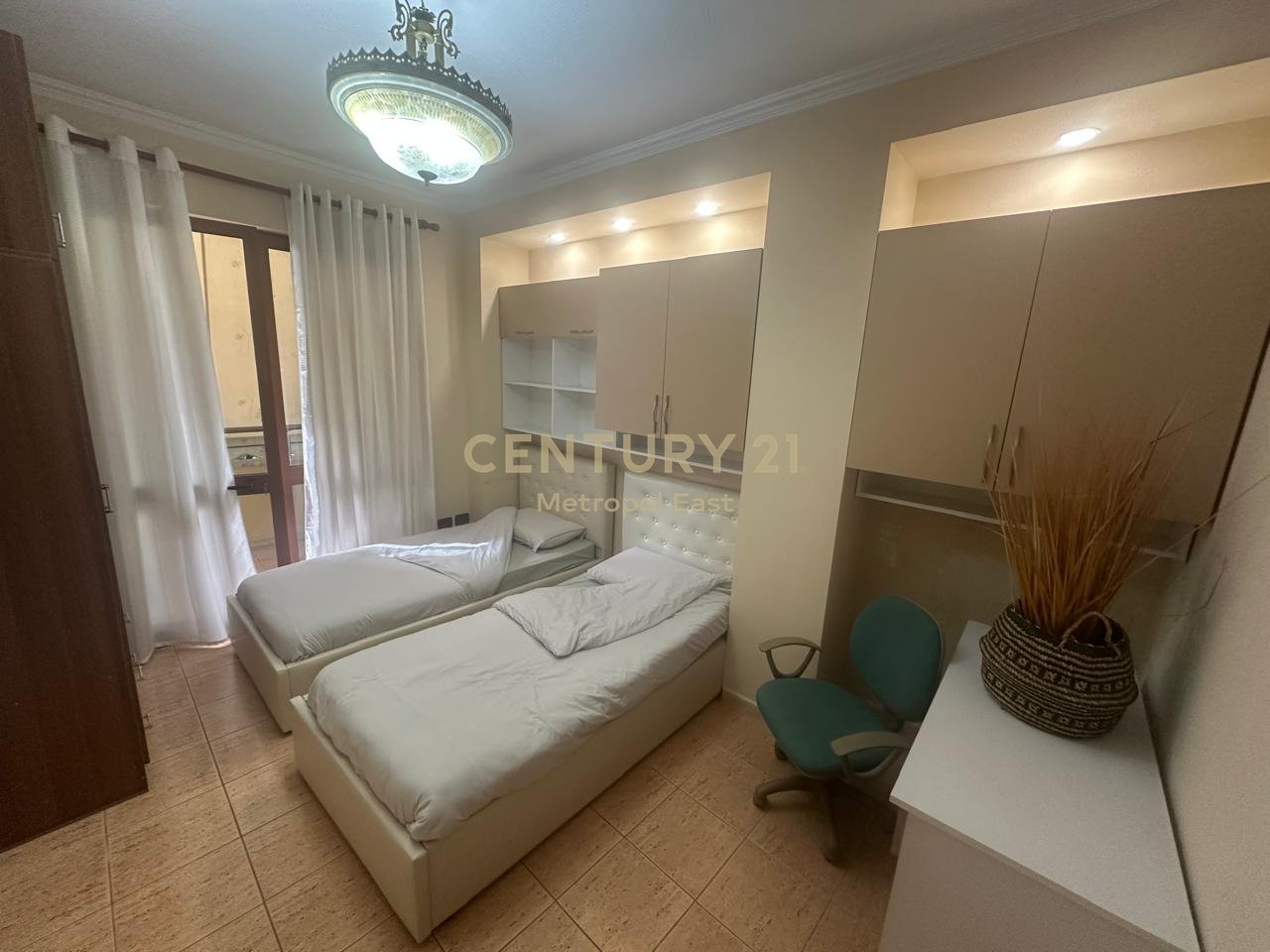 VILLA FOR RENT IN BRRYLI