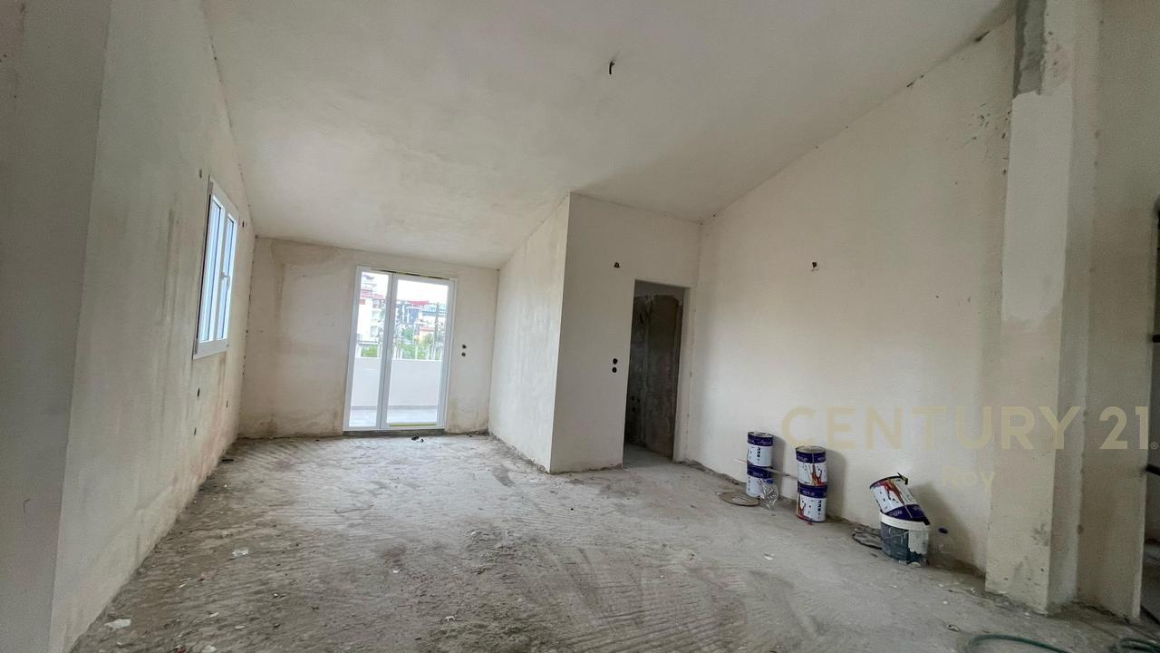 4-STOREY BUILDING FOR SALE IN GOLEM.