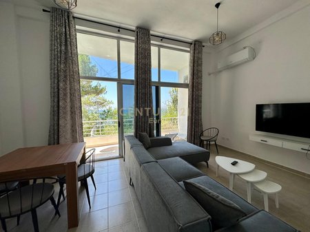 Apartament 1+1 me verande Pamje Deti Për Shitje në Currila, Durrës !
