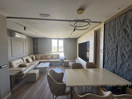 2+1+2 apartment for sale near United School!