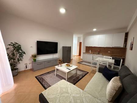 2+1 APARTMENT FOR RENT IN THE MUNICIPALITY OF PARIS NEAR KOSOVAREV STREET!