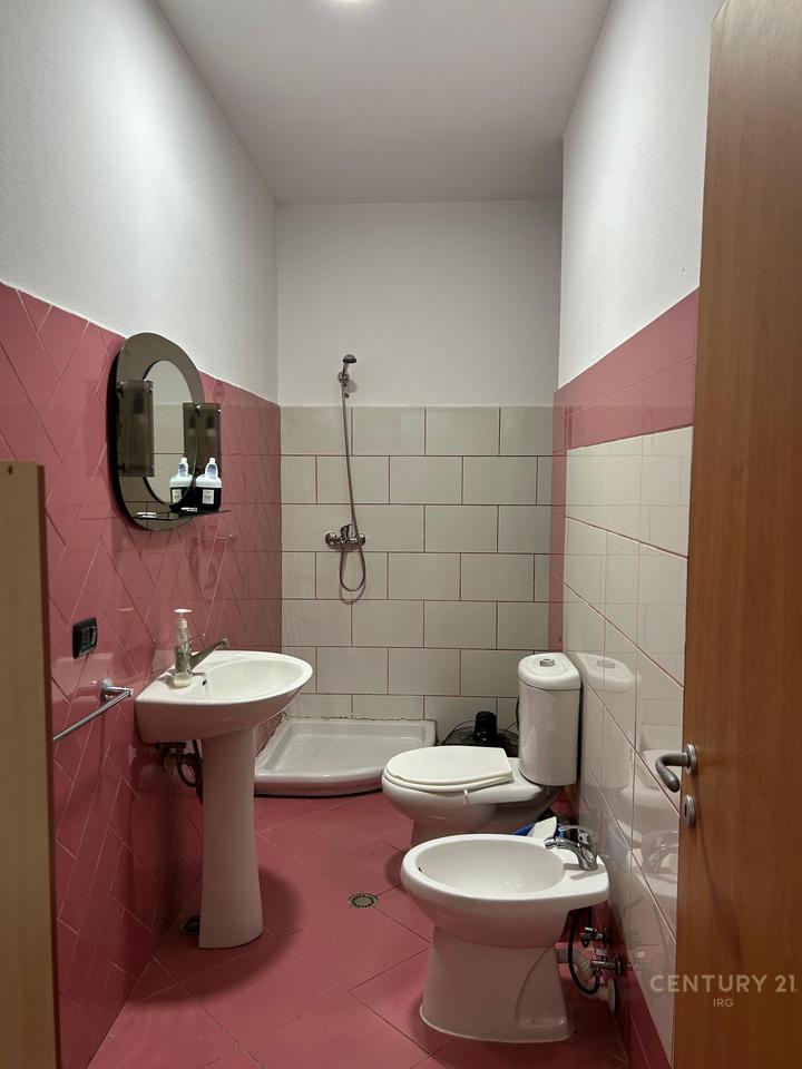 APPARTAMENTO 2+1 IN AFFITTO VICINO A VIA MYSLYM SHYRI.