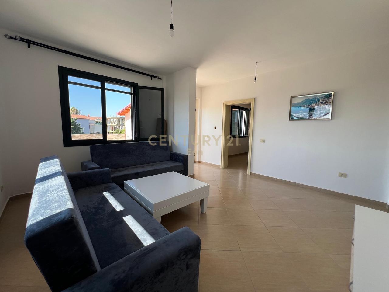 Jepet me qira afatgjatë apartament 2+1 në Golem!