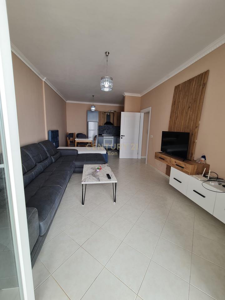 Appartamento 1+1 in vendita a 30m dal mare con garage a Qerret!