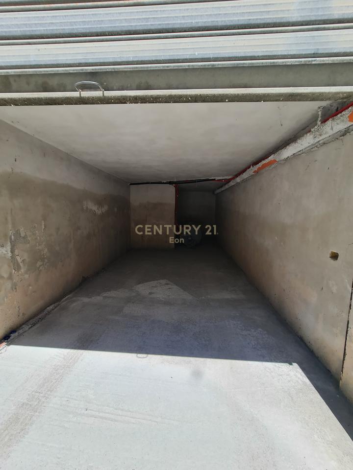 Appartamento 1+1 in vendita a 30m dal mare con garage a Qerret!