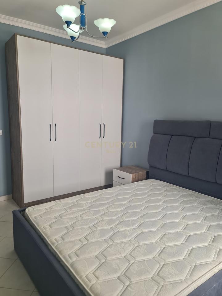 Appartamento 1+1 in vendita a 30m dal mare con garage a Qerret!